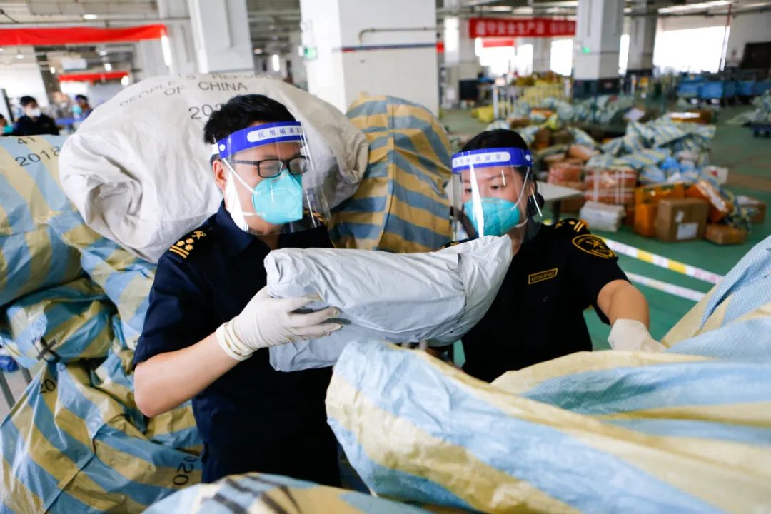 海關(guān)公布一批侵犯知識(shí)產(chǎn)權(quán)典型案例，上半年共扣留侵權(quán)嫌疑貨物4527萬(wàn)件