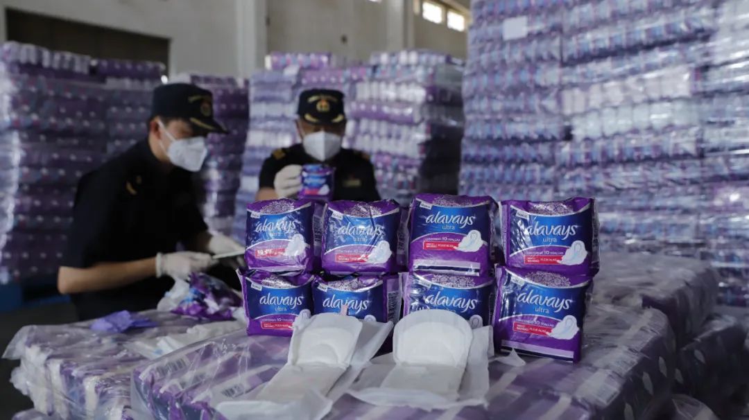 海關(guān)公布一批侵犯知識(shí)產(chǎn)權(quán)典型案例，上半年共扣留侵權(quán)嫌疑貨物4527萬(wàn)件