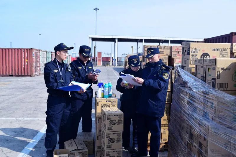 突發(fā)！大量集裝箱被燒毀！上海、合肥等地物流園起火，敲響持續(xù)高溫警鐘