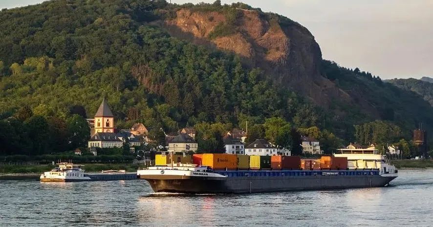 西歐第一大河水位降至低點(diǎn)！船舶無法滿載航行，征收低水位附加費(fèi)