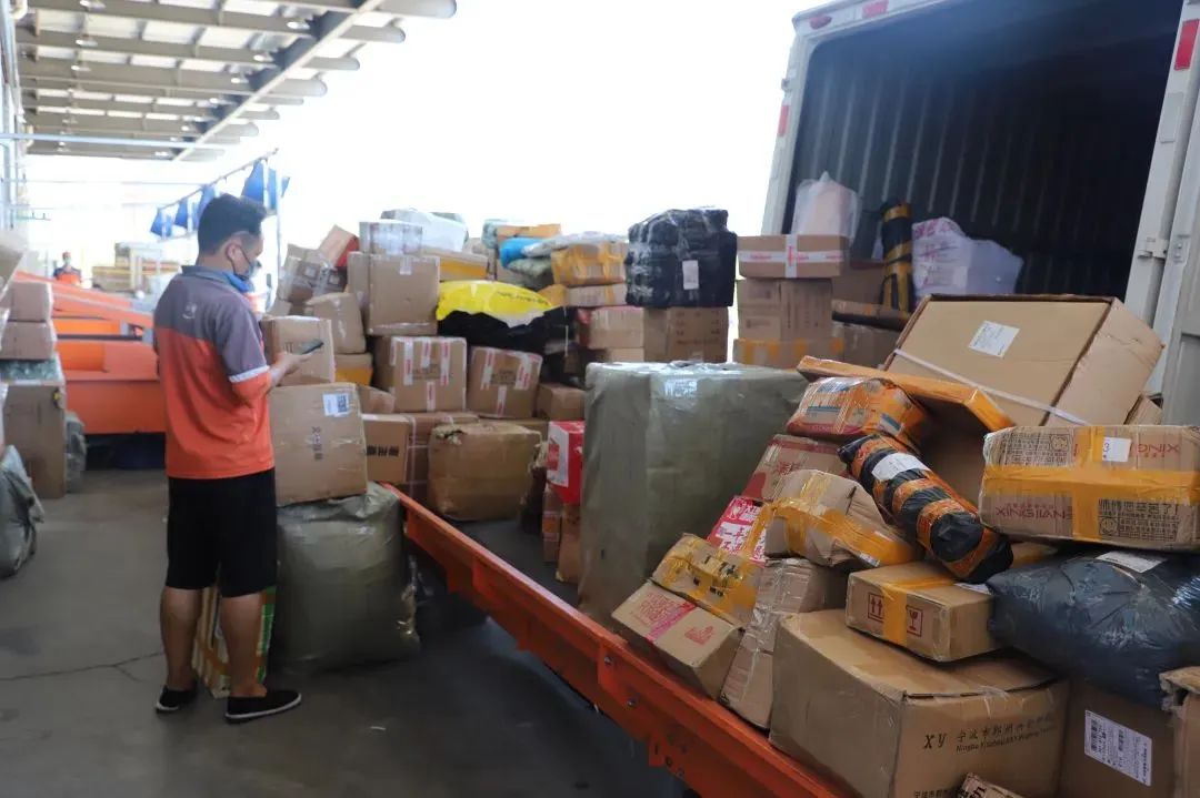 物流逐步恢復(fù)！“世界超市”重開張，義烏按下復(fù)工復(fù)產(chǎn)快進(jìn)鍵