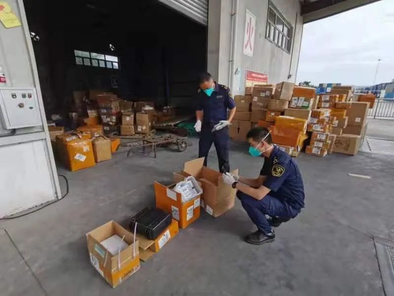 安全出運！多地海關(guān)查獲危險貨物瞞報夾藏事例，涉事企業(yè)或受重罰