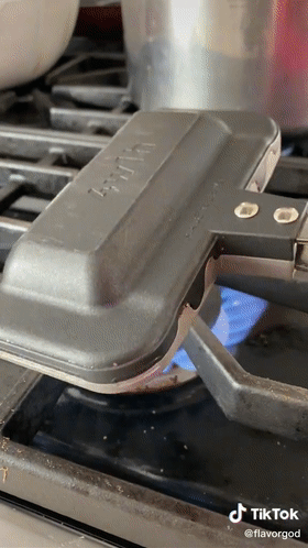 TikTok上的打工人內(nèi)卷實錄，或成爆款助推器？！