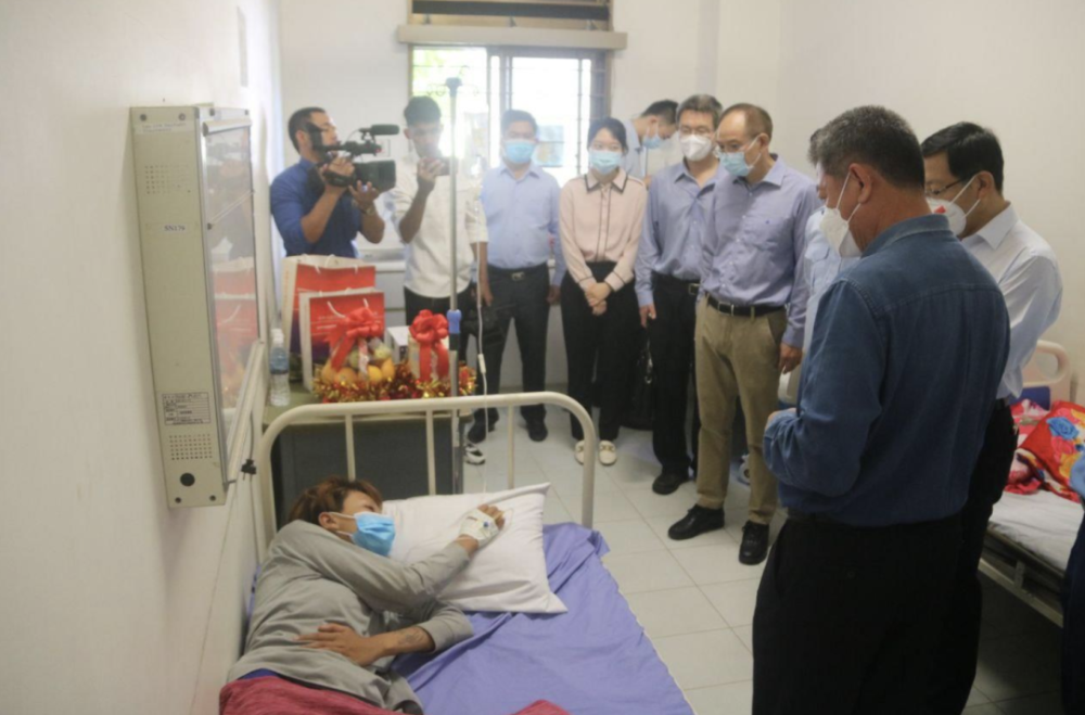 西港沉船幸存者：船上缺食物和水，財物及電子產(chǎn)品被收走