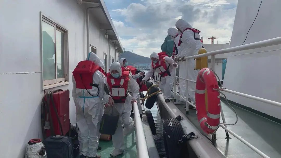 凌晨貨輪貨艙進(jìn)水 11名船員請(qǐng)求救助！