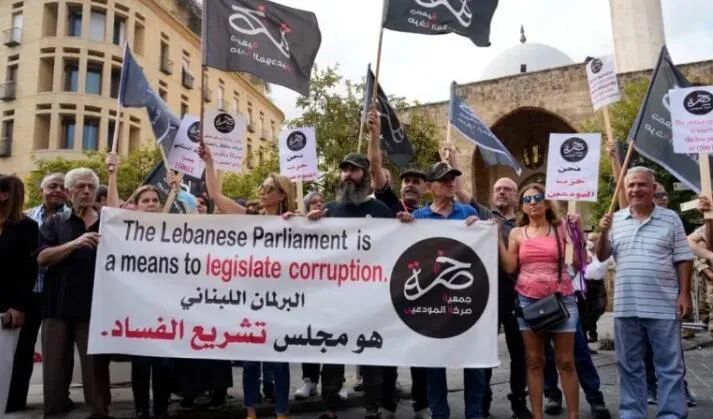 警惕！出口這個國家注意高風險！深陷經(jīng)濟危機，“搶銀行”才能拿到存款...