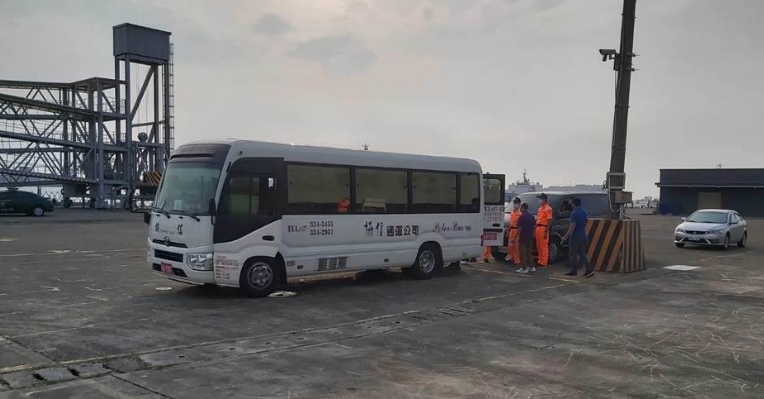 被困港口超半年 12名船員終于能回家了！