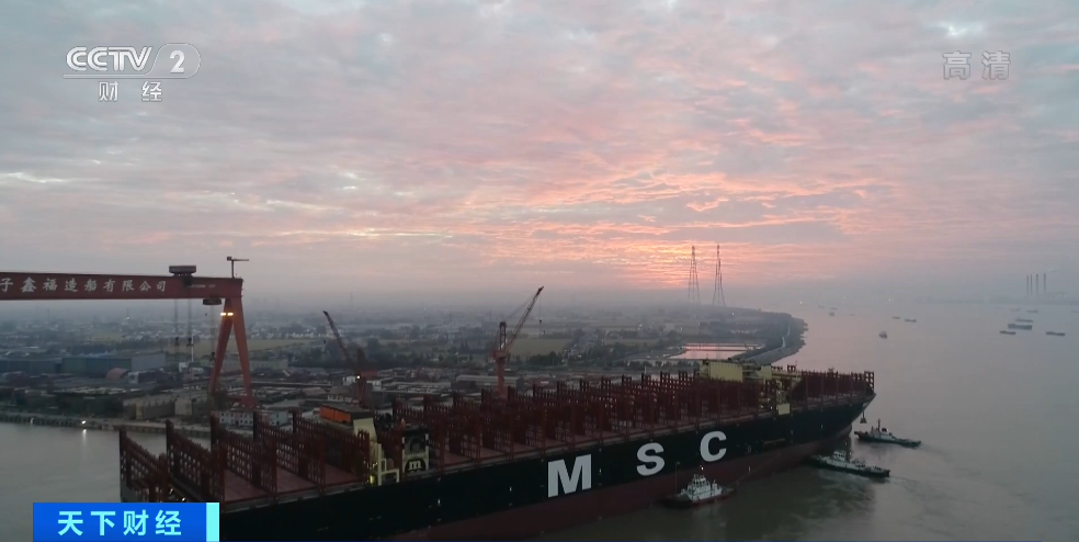 24346TEU！全球最大2艘“巨無霸”入江！