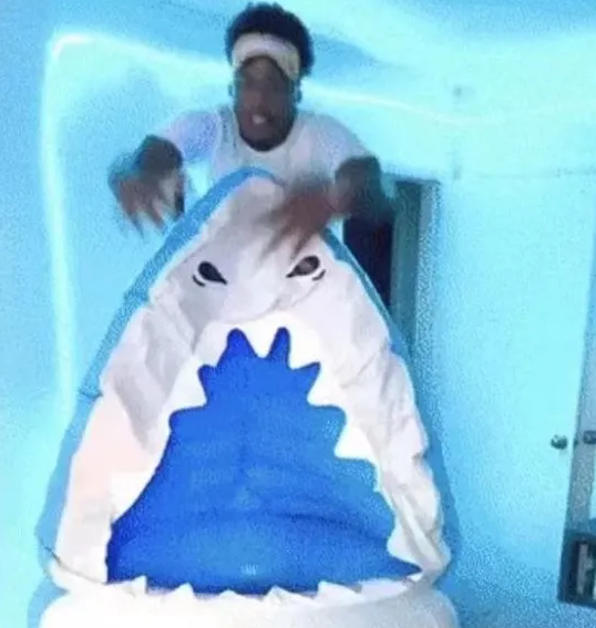 火到TikTok的“松弛感”，居然藏著這樣的商機？