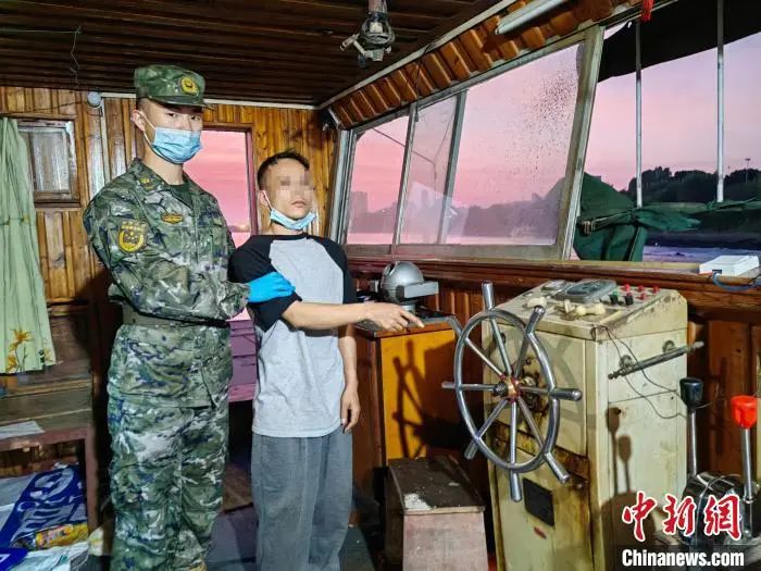 “頂風(fēng)”作案 被發(fā)現(xiàn)后3名船員跳海逃竄！