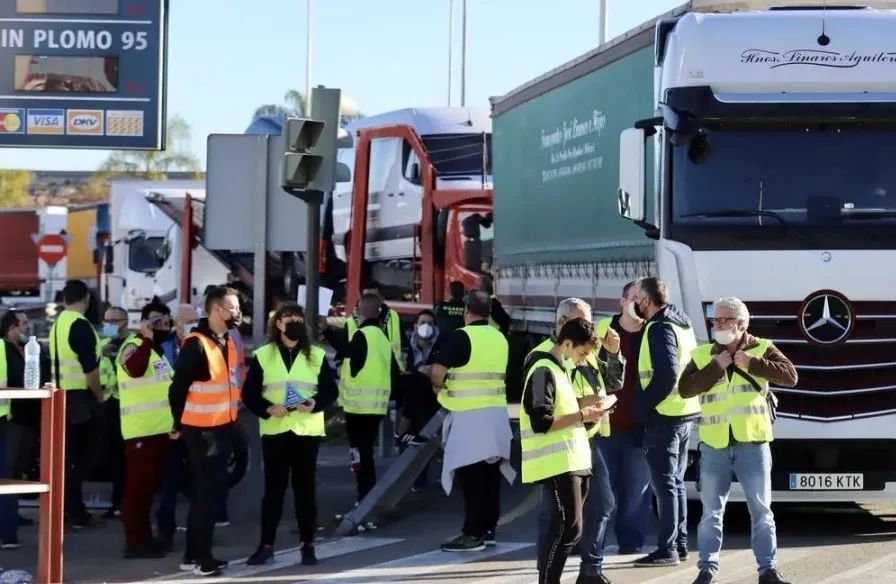 警報(bào)！11月14日起，該國(guó)卡車司機(jī)無限期大罷工！集裝箱運(yùn)輸或受影響！出貨請(qǐng)注意