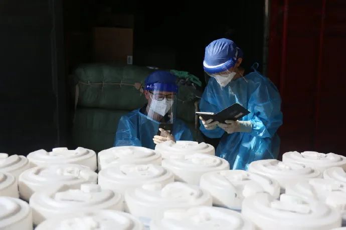 剛剛！海關(guān)又通報查獲多起危險品瞞報夾藏！涉事企業(yè)或受重罰！切勿瞞報沖貨?。? data-filename=