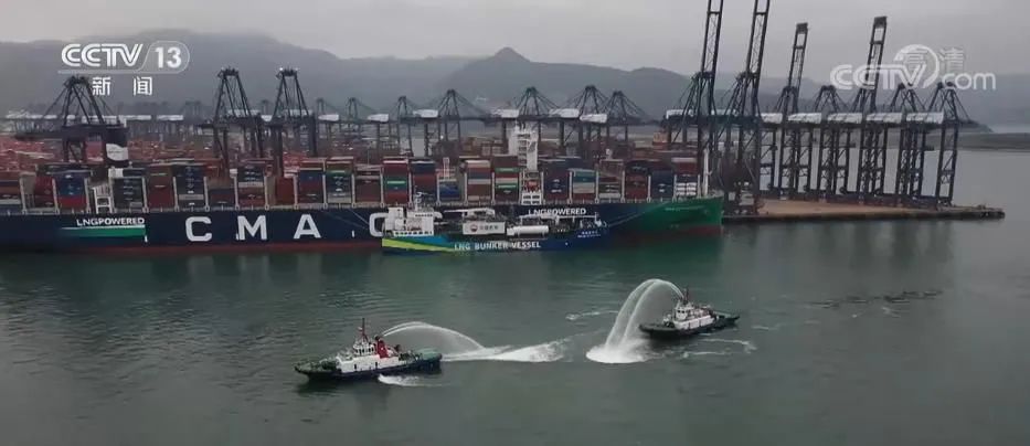 粵港澳大灣區(qū)首次實(shí)現(xiàn)海上液化天然氣“船對(duì)船”加注作業(yè)