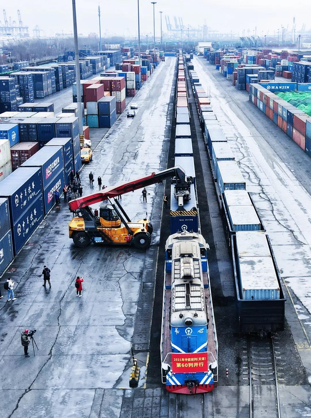 一箱難求！中歐班列連續(xù)9個月單月開行超千列仍顯運力不足