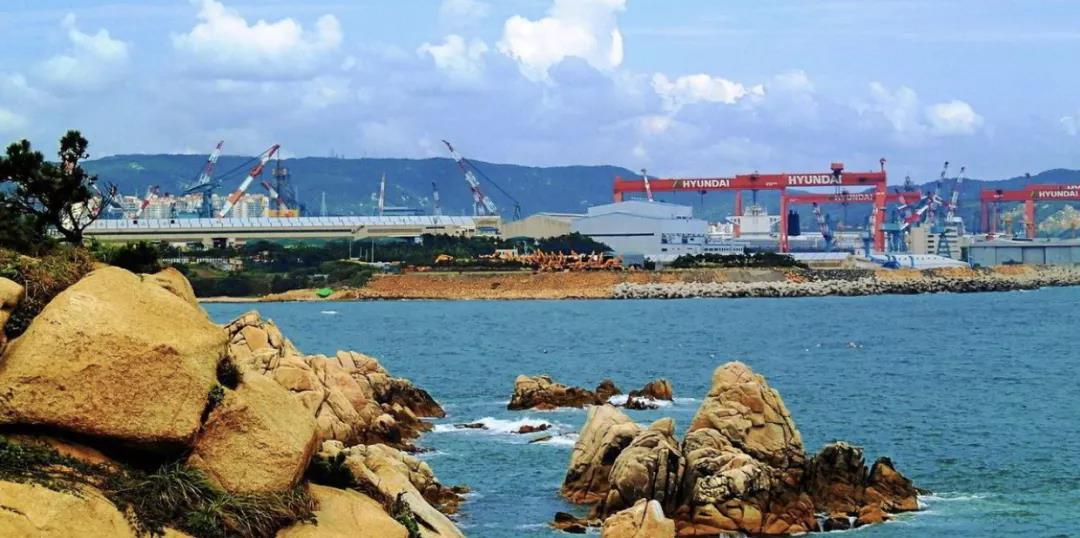 萬(wàn)海航運(yùn)或?qū)⒃僭?艘13,000TEU集裝箱船 