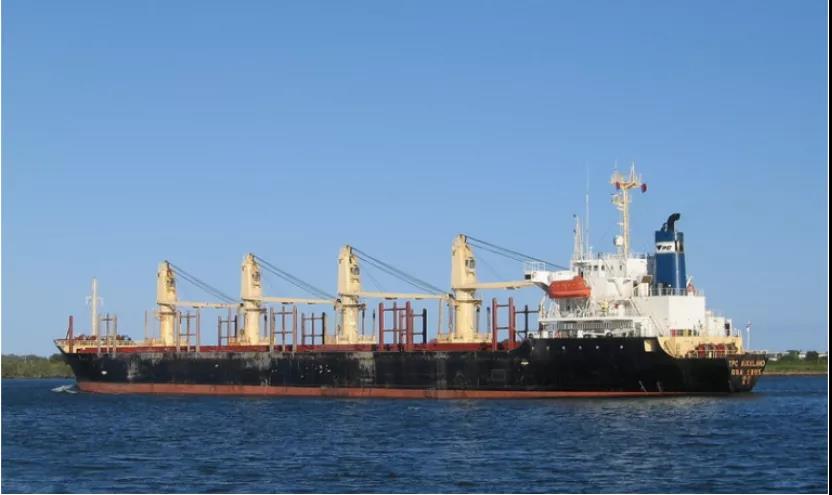 船員洗艙不慎，冒出1000噸重質(zhì)油，全部排放到海里！ 船長、船東攤上事兒了