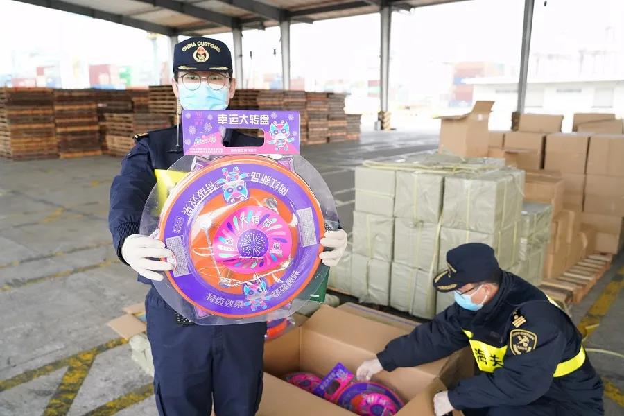 萬一爆炸的咋整？又是瞞報偽報！海關查獲“不定時炸彈”25噸