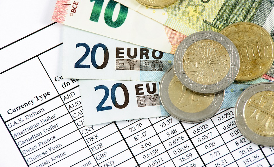 人民幣匯率繼續(xù)保持強(qiáng)勢(shì)，預(yù)計(jì)今年可能在6.1-6.3區(qū)間震蕩