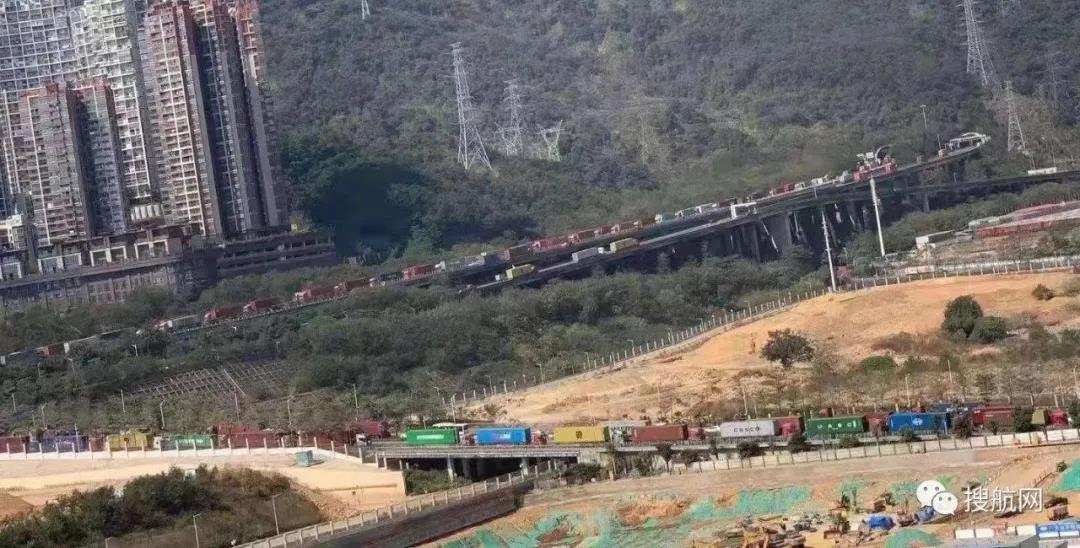 節(jié)前出貨高峰！鹽田碼頭擁堵嚴(yán)重！重柜大量積壓！拖車進(jìn)港通道采取交通管制…