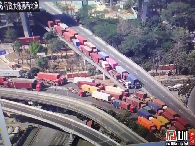 節(jié)前出貨高峰！鹽田碼頭擁堵嚴(yán)重！重柜大量積壓！拖車進(jìn)港通道采取交通管制…