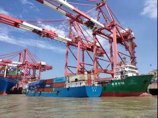 船外再靠船，碼頭這是啥操作？