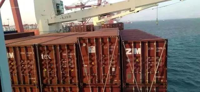 緩解緊張運力，中遠(yuǎn)海運改造船舶運輸集裝箱