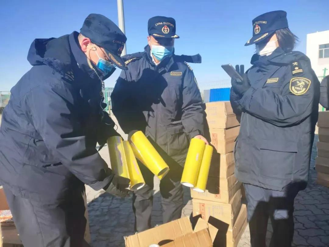 偽報72噸“炸藥”的3個集裝箱正準備出運被海關(guān)截獲！貨代貨主誰之過？