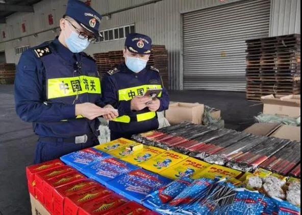 偽報72噸“炸藥”的3個集裝箱正準備出運被海關(guān)截獲！貨代貨主誰之過？