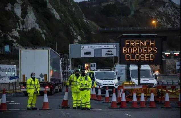 貨車司機拒絕病毒檢測，英國多佛港陷入混亂，易腐貨受損嚴重