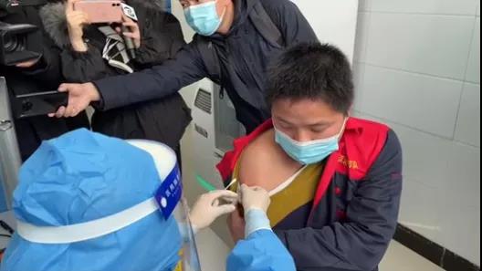 新冠疫苗來了！進(jìn)口冷鏈、海關(guān)邊檢、貨物運(yùn)輸?shù)瘸芍攸c(diǎn)接種人群?！