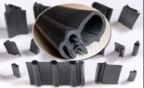 美國(guó)商務(wù)部將58家中國(guó)企業(yè)列入實(shí)體清單；中國(guó)對(duì)美相關(guān)商品征收220%重稅！