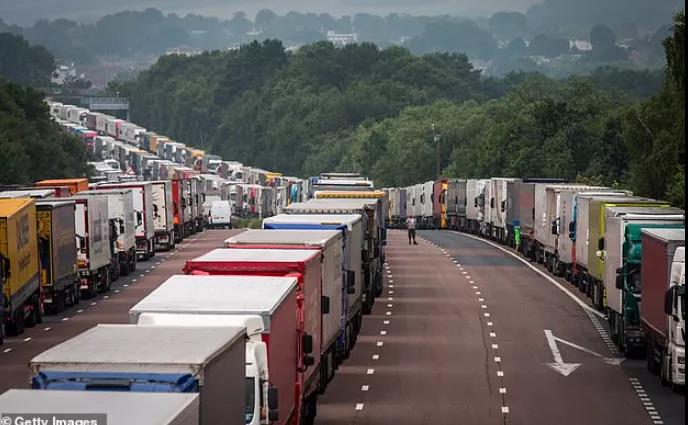 脫歐/疫情致港口大混亂，8萬物流人撤離！船公司跳港/發(fā)布ENS申報(bào)事項(xiàng)