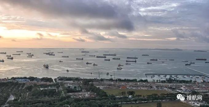 船舶租金和運價15年來首次齊漲，近萬teu左右箱船幾乎被市場租完