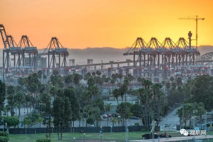 美國前10大港口集裝箱進口量飆升25％，疫情之下美國人狂掃中國貨