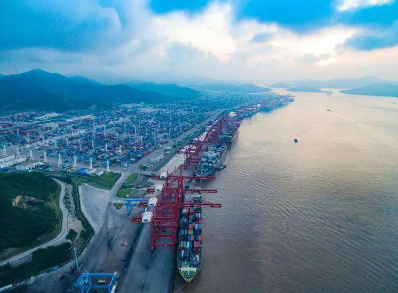 增勢迅猛！前11月，舟山港域集裝箱吞吐量同比增長21.91%，創(chuàng)歷史以來最好水平