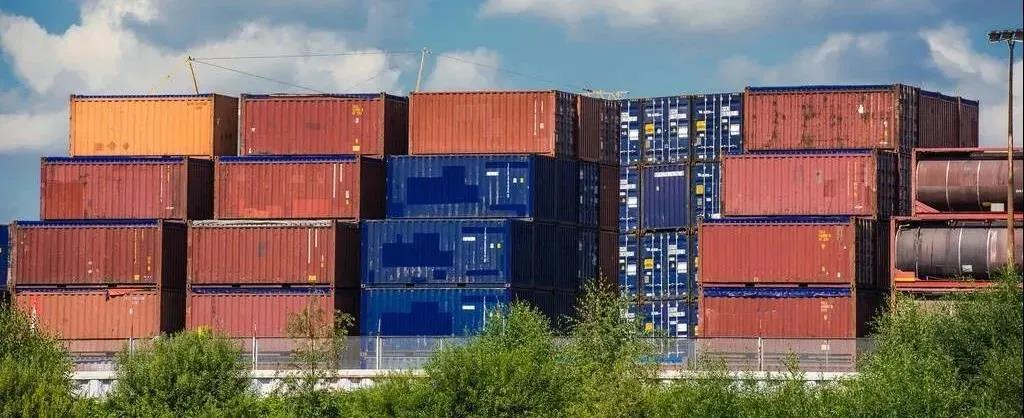 西非大港異常擁堵！貨物到港面臨超過30天的延誤，碼頭亂成一鍋粥