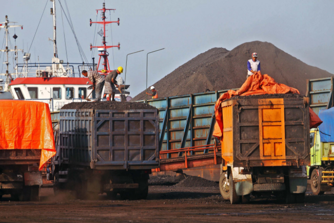 中澳貿(mào)易對(duì)峙“升級(jí)”！超60艘澳洲貨輪滯留中港！中擬限制澳多個(gè)產(chǎn)業(yè)進(jìn)口！