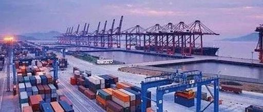 瘋狂的運(yùn)費(fèi)！過萬美元運(yùn)價(jià)再現(xiàn)！港口擁堵癱瘓：船公司再次加征退艙費(fèi)、擁堵附加費(fèi)