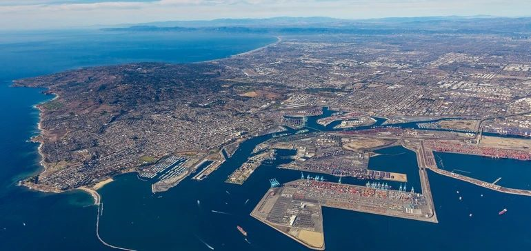 貨柜荒？！船公司故意抬高運(yùn)價(jià)？港口擁堵癱瘓箱子只進(jìn)不出！貨滿為患且訂且珍惜