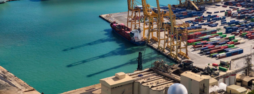 貨柜荒？！船公司故意抬高運(yùn)價(jià)？港口擁堵癱瘓箱子只進(jìn)不出！貨滿為患且訂且珍惜