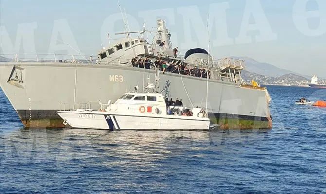 馬士基集裝箱船將希臘軍艦撞成兩截！