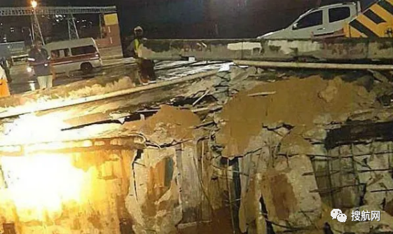 事故丨達(dá)飛一艘集裝箱船撞上泊位；一艘貨船擱淺船體傾斜 集裝箱被水浸泡