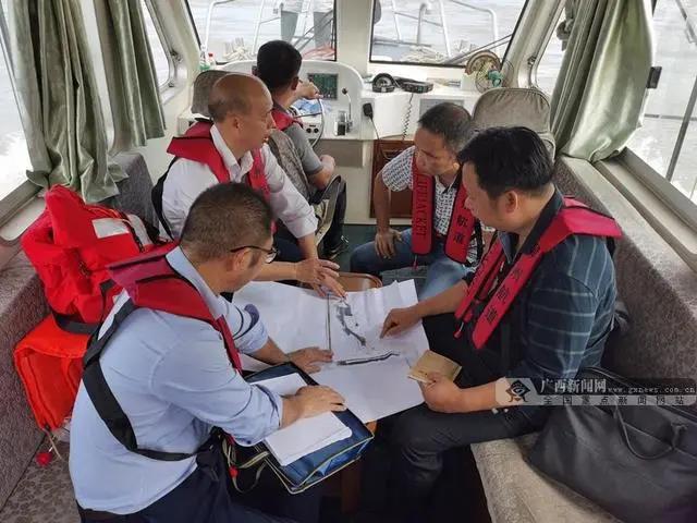 急！一裝載1850噸石渣的貨船觸礁 302艘船被堵